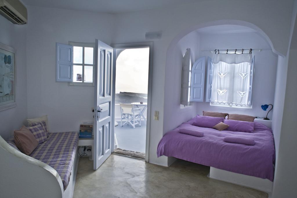 Altana Heritage Suites Imerovigli  Pokoj fotografie