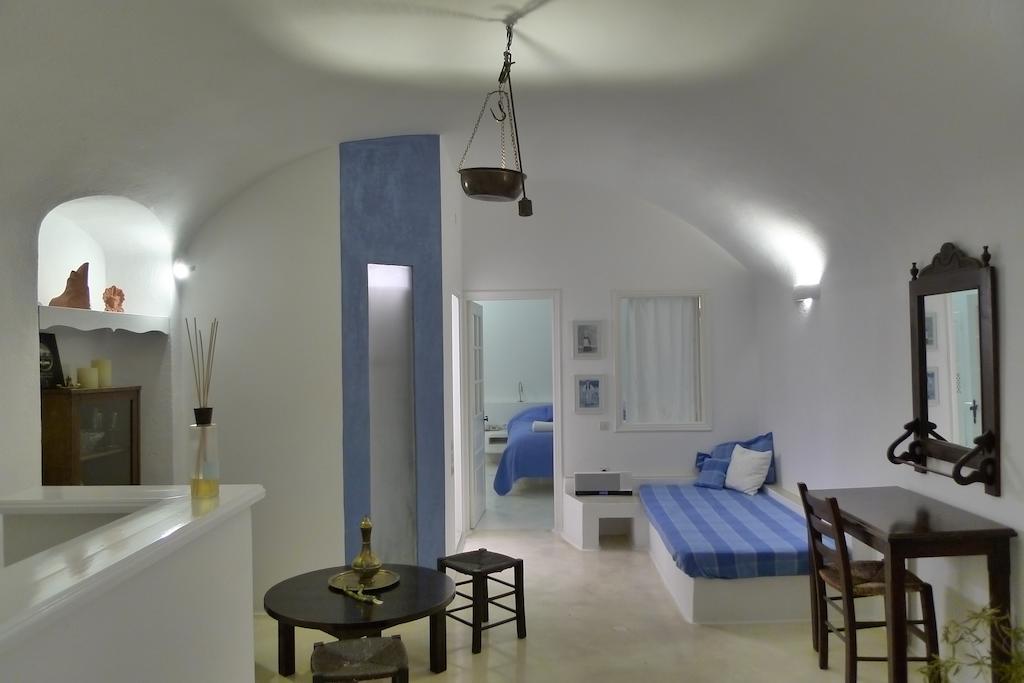 Altana Heritage Suites Imerovigli  Pokoj fotografie