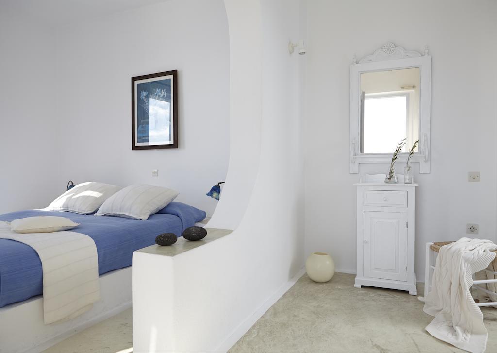 Altana Heritage Suites Imerovigli  Pokoj fotografie